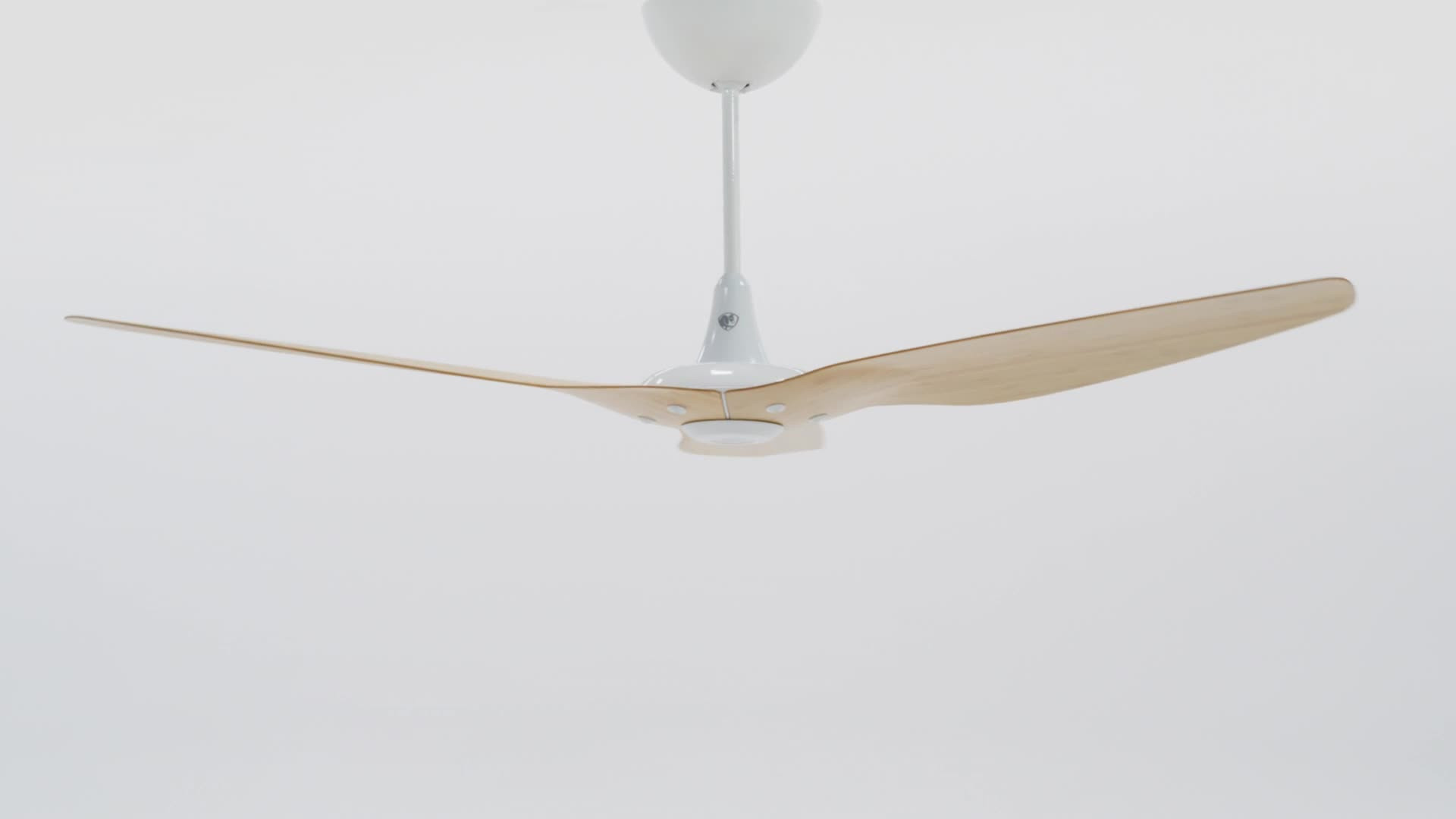 highlight video of Haiku Ceiling Fan caramel bamboo airfoils